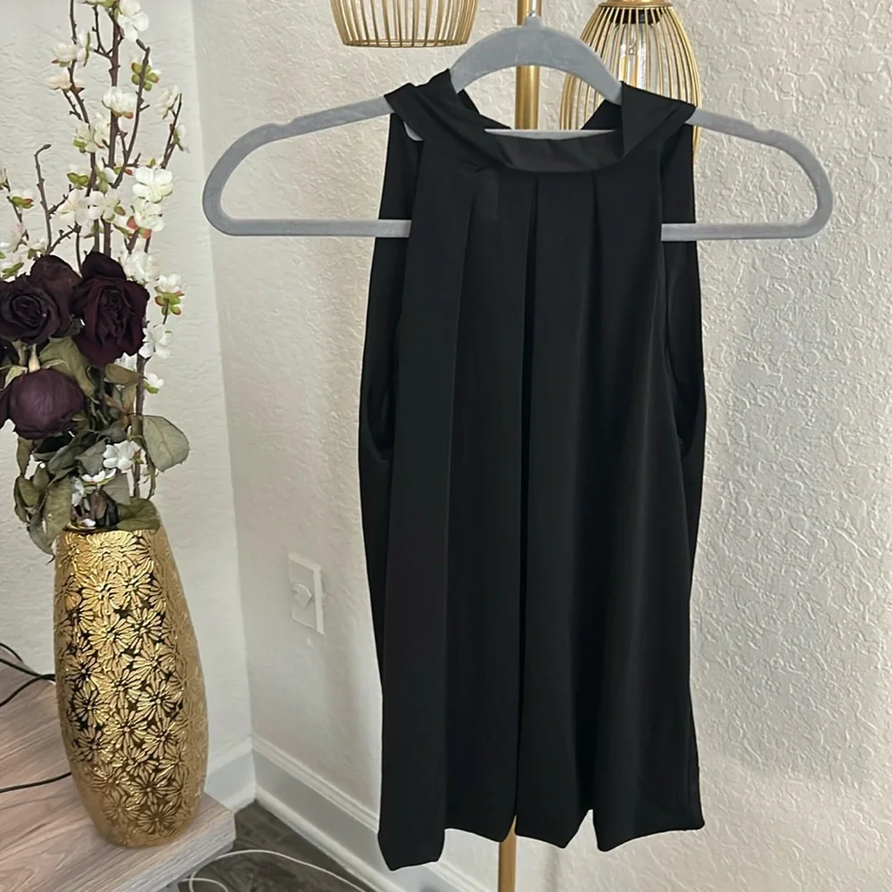 Black Top 🌼 Small - Picture 1 of 4